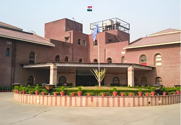 University 25 campus