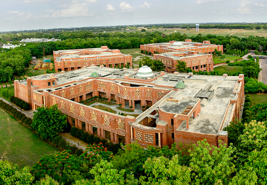 IIM Lucknow Campus building